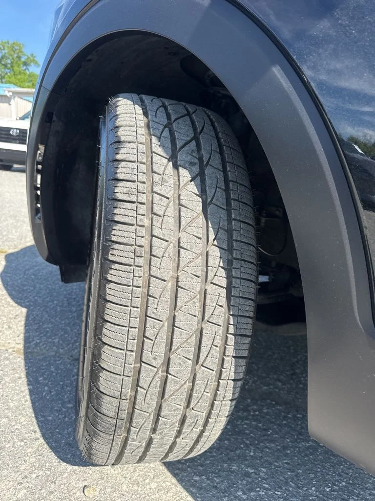 Used 2023 Black Kia EX image 31
