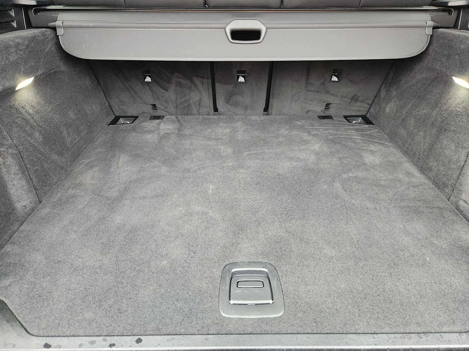 Certified Used 2026 Mineral White Metallic BMW sDrive40i image 20