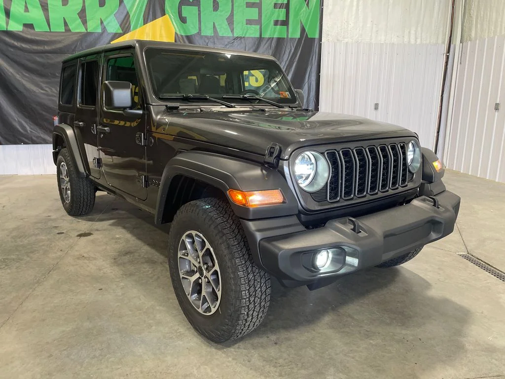New 2026 Granite Crystal Metallic Clearcoat Jeep Sport S image 3