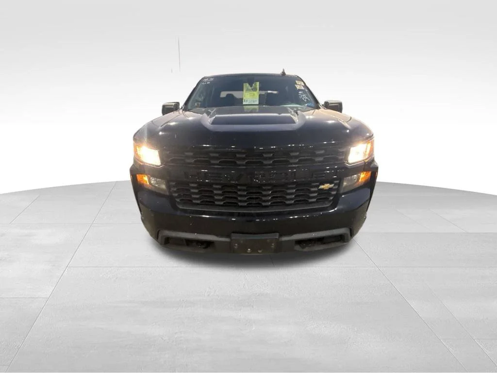 Used 2022 Black Chevrolet Custom image 10