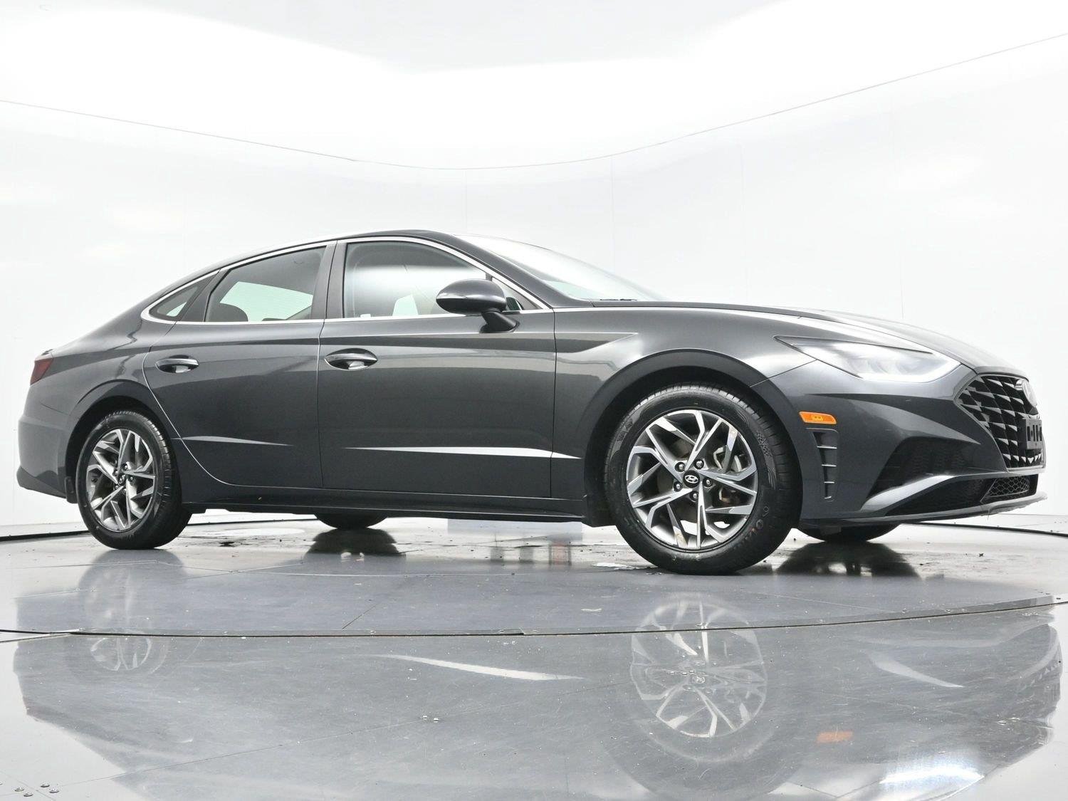 Used 2022 Portofino Gray Hyundai SEL image 37