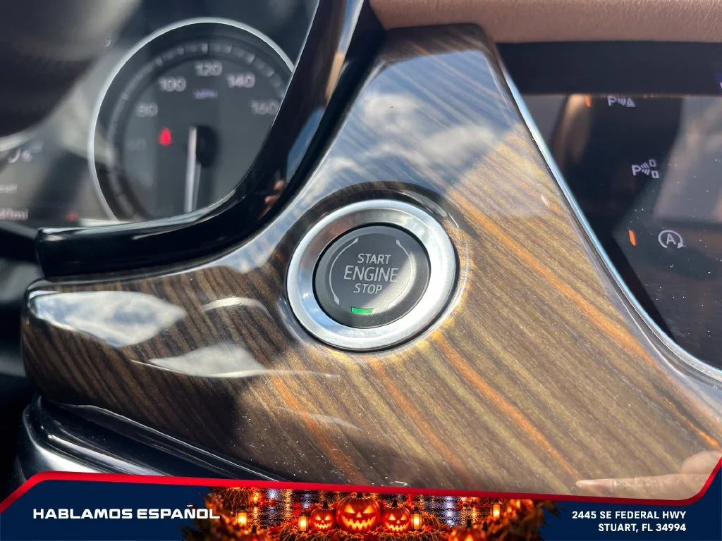 Used 2023 CRYSTAL WHITE TRICOAT Cadillac AWD Premium Luxury image 29