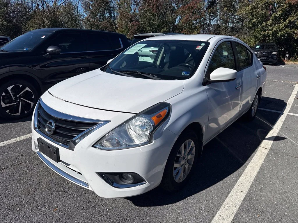 Used 2017 White Nissan 1.6 SV image 2