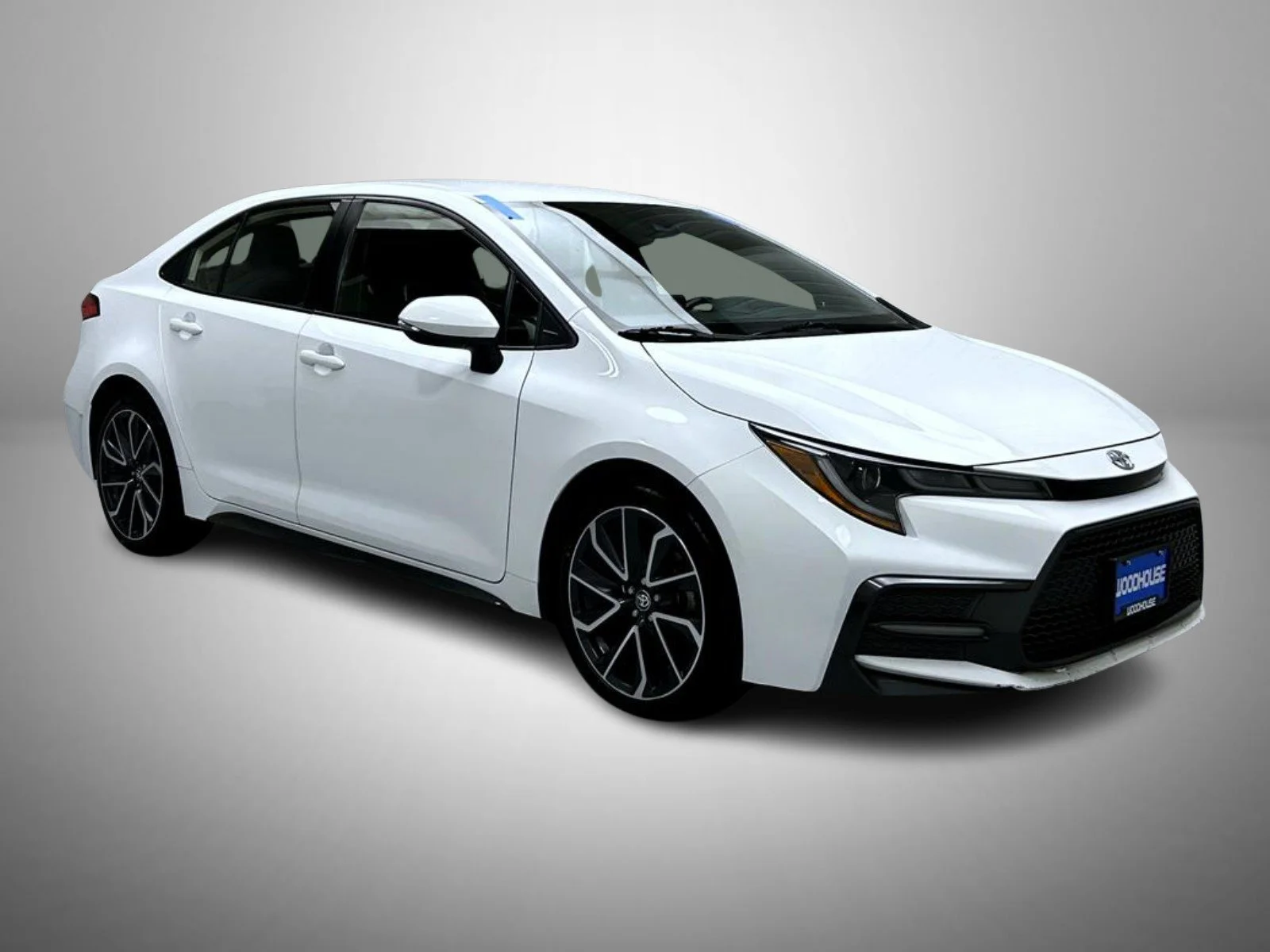 Used 2022 White Toyota SE image 3
