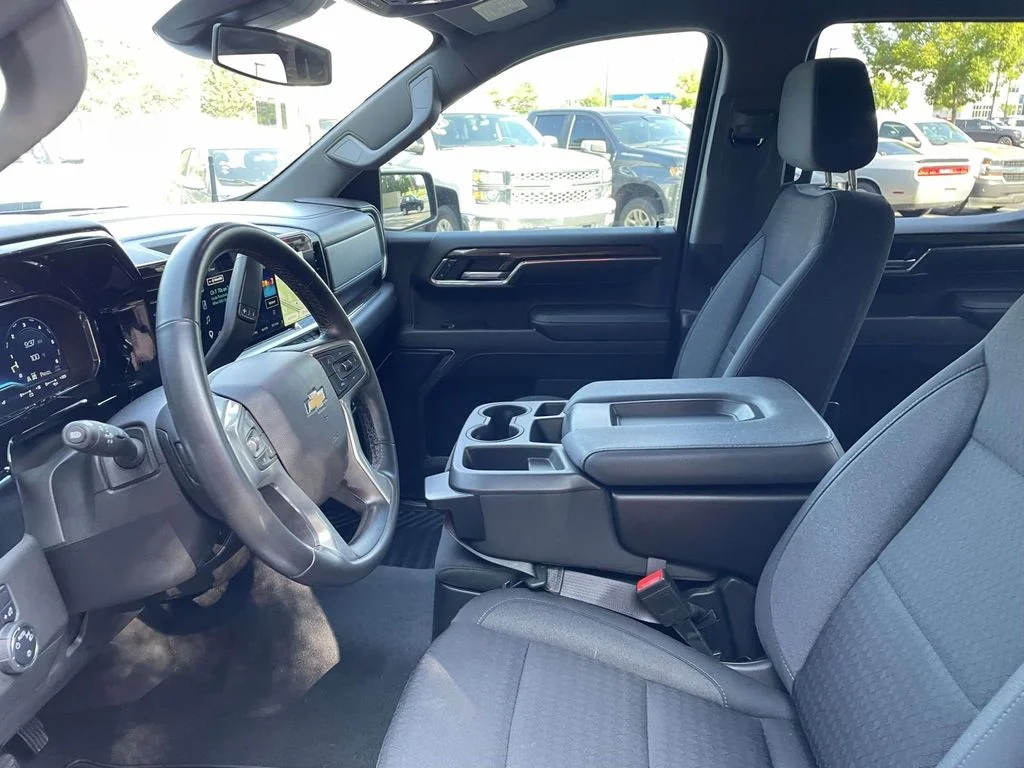 Used 2023 BLACK Chevrolet LT image 20