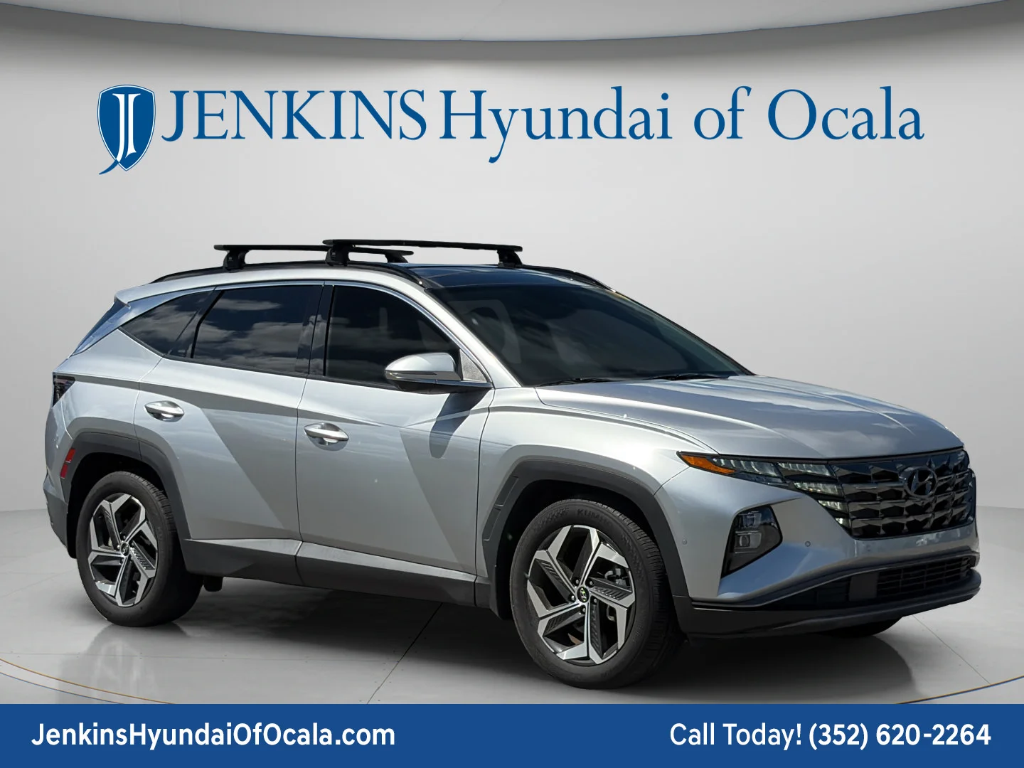Used 2024 Shimmering Silver Hyundai Limited image 1