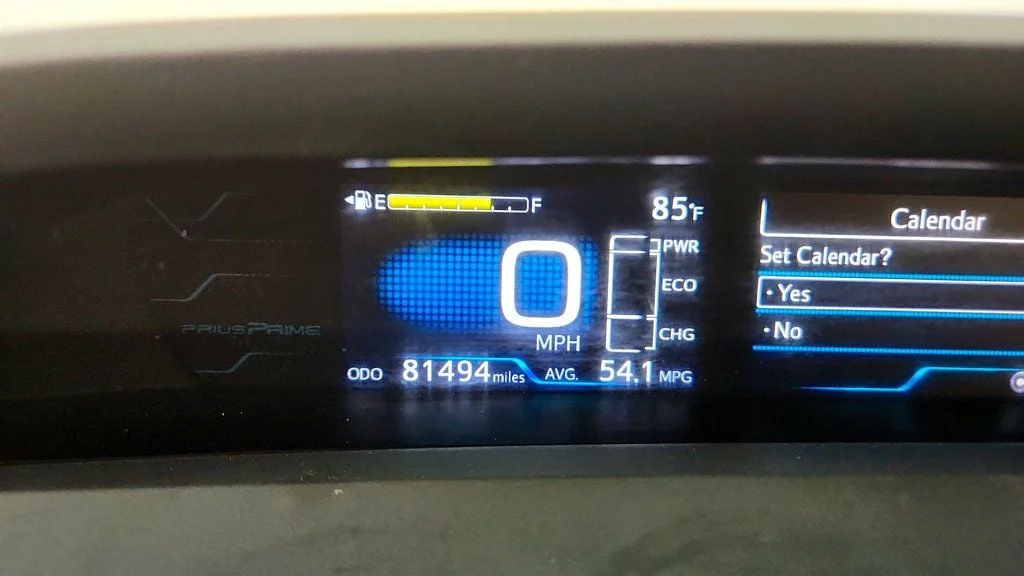 Used 2018 Titanium Glow Toyota Advanced image 14