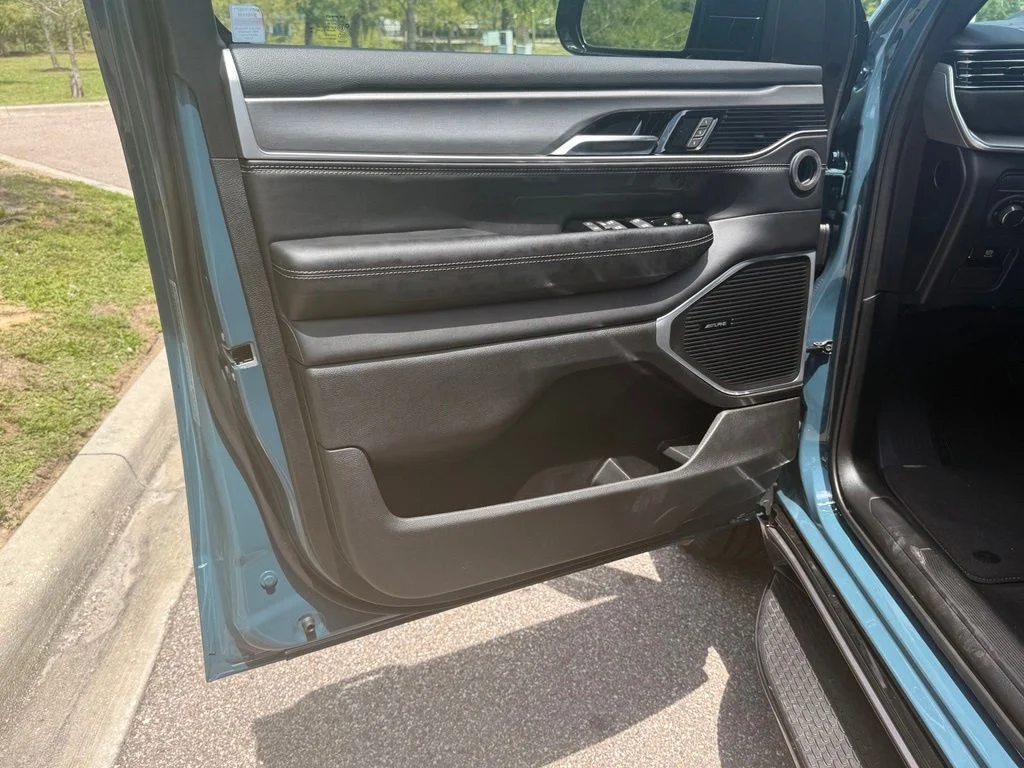 New 2026 Steel Blue Exterior Paint Jeep Limited Altitude image 31