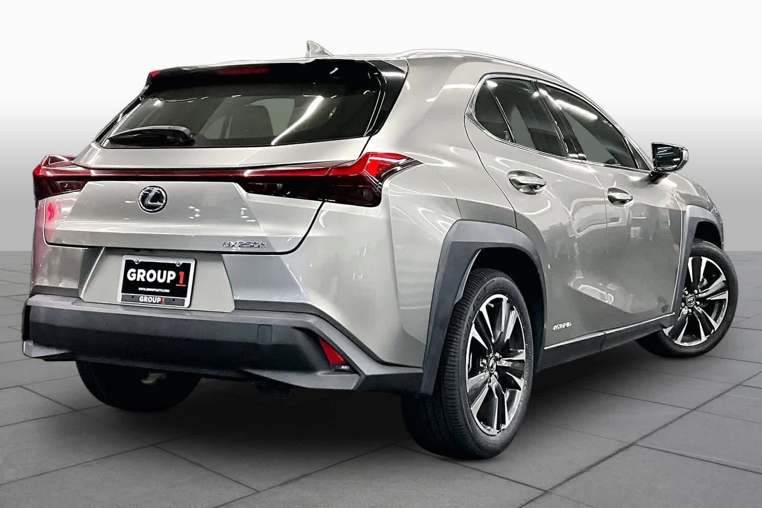 Used 2019 Atomic Silver Lexus  image 12
