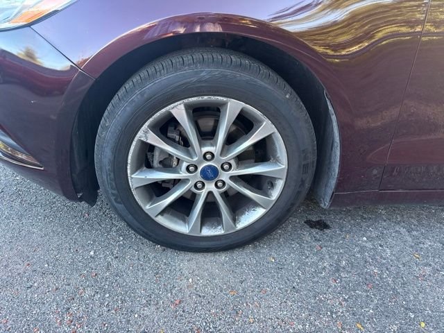 Used 2017 Red Ford SE image 6