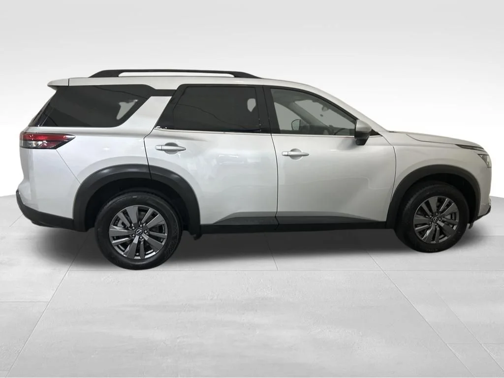 Used 2025 Silver Nissan SV image 12
