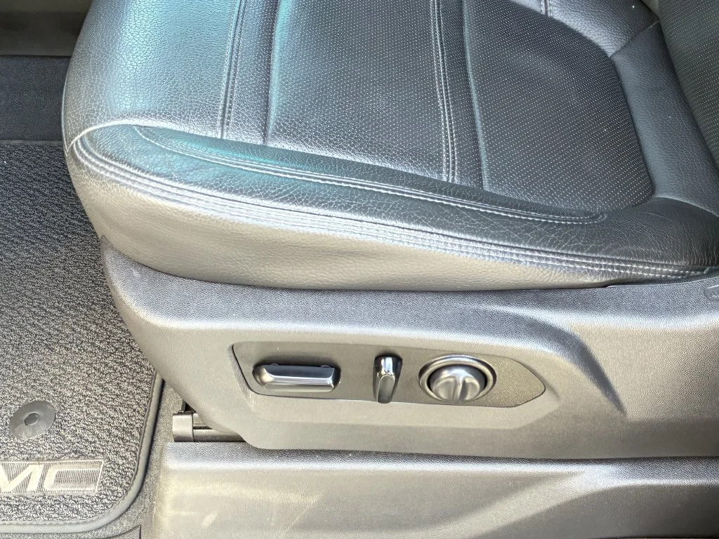 Used 2021 HUNTER METALLIC GMC Denali image 19
