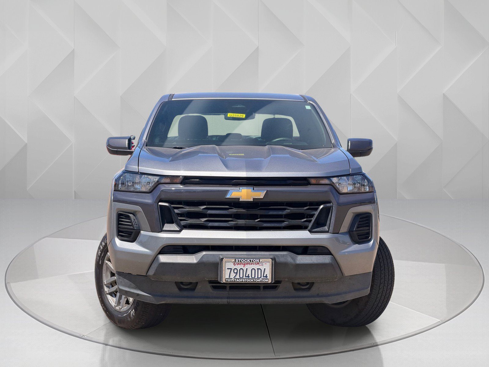 Used 2024 Sterling Gray Metallic Chevrolet 4WD LT image 5