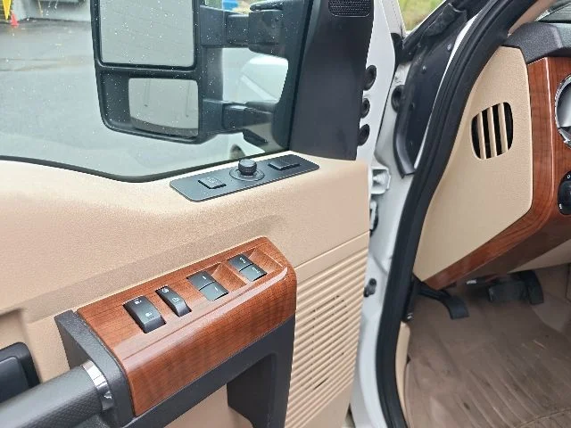 Used 2016 White Ford King Ranch image 10