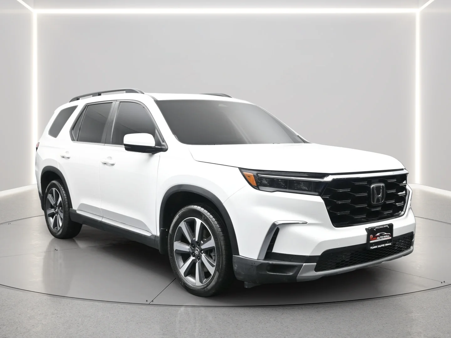 Used 2023 Platinum White Pearl Honda Touring image 14