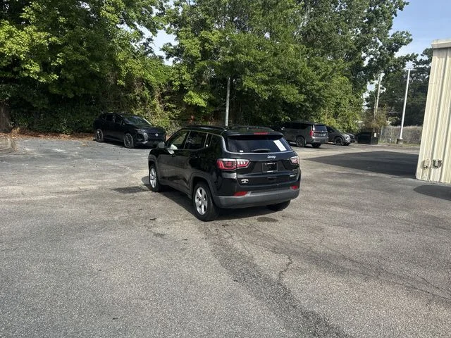 Used 2018 Black Jeep Latitude image 7