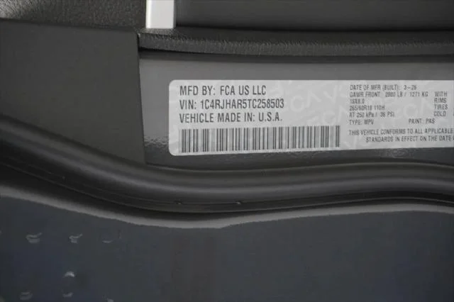New 2026 Baltic Gray Metallic Clear-Coat Exterior Paint Jeep Laredo image 40