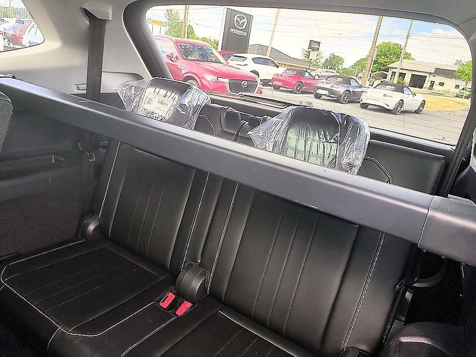 Used 2023 Platinum Gray Metallic Volkswagen SE image 29