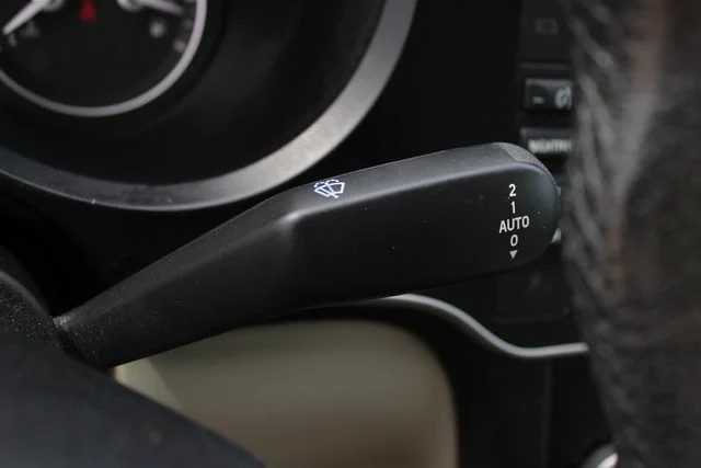 Used 2011 Black Saab Turbo4 image 7