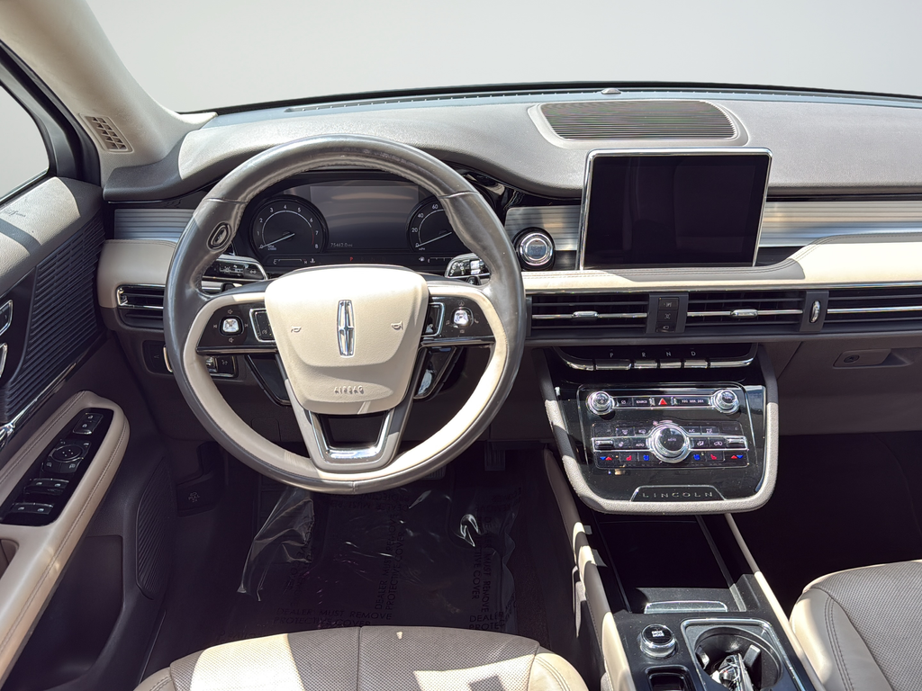 Used 2020 White Lincoln Standard image 9