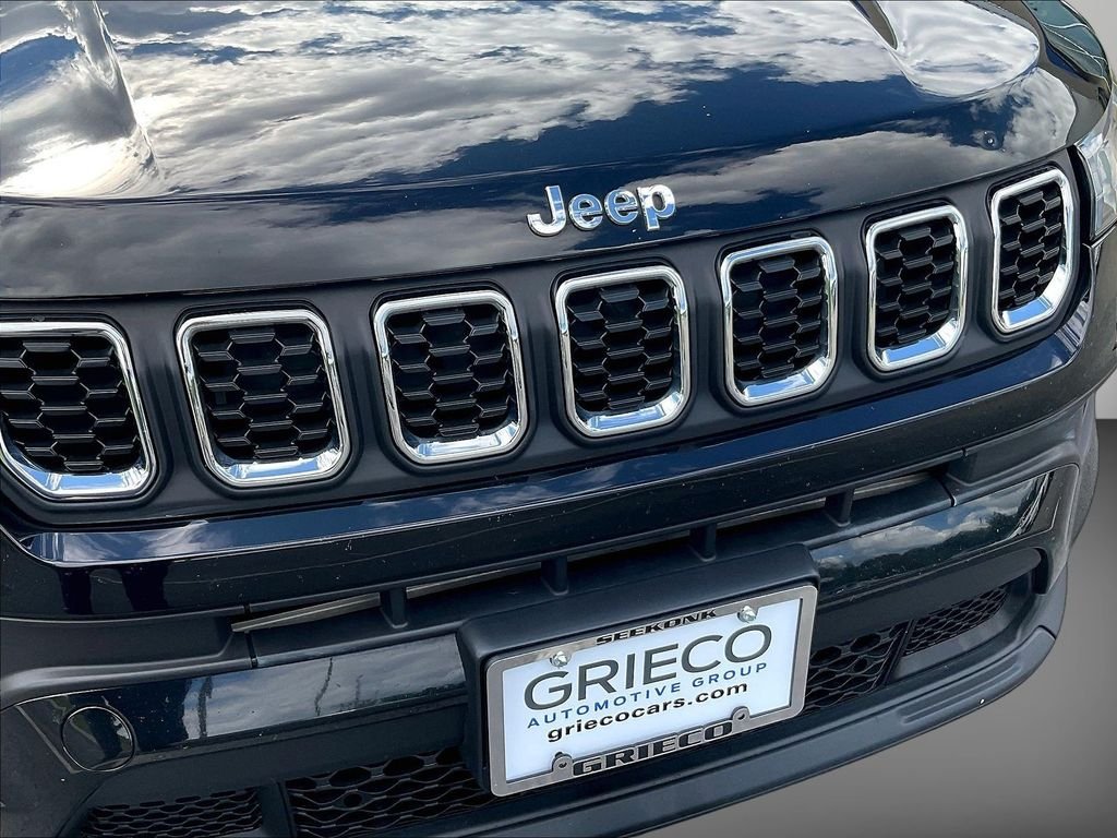 Used 2024 Black Jeep Latitude image 32