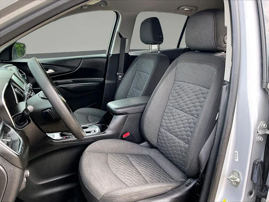 Used 2018 Silver Chevrolet LT image 25