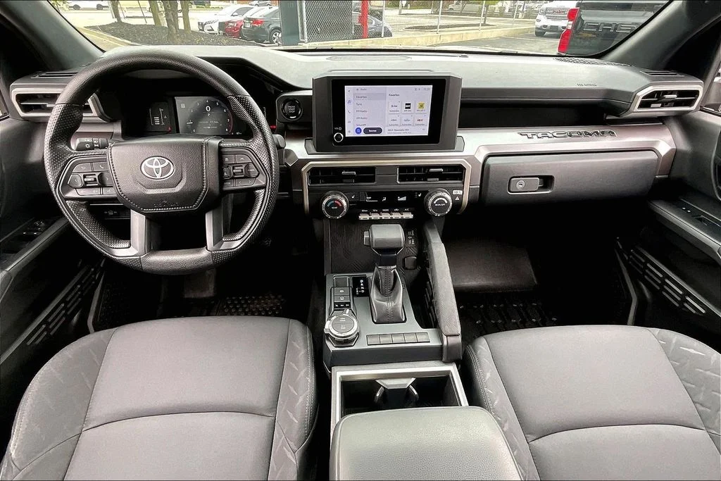 Used 2024  Toyota SR5 image 13