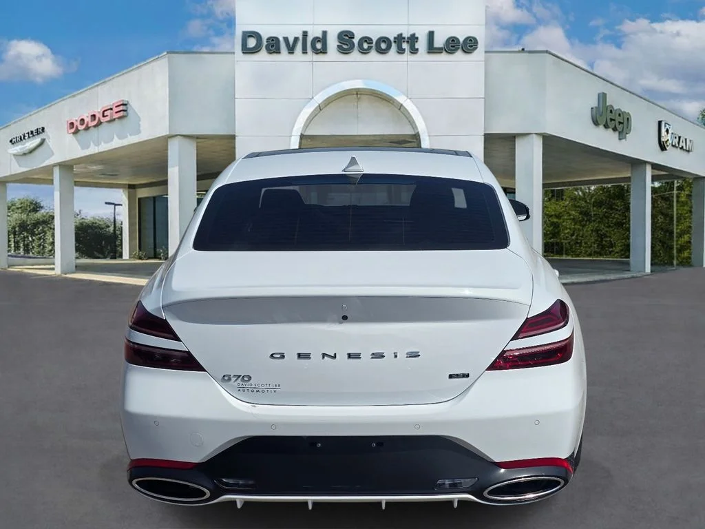 Used 2023 White Genesis 3.3T image 7
