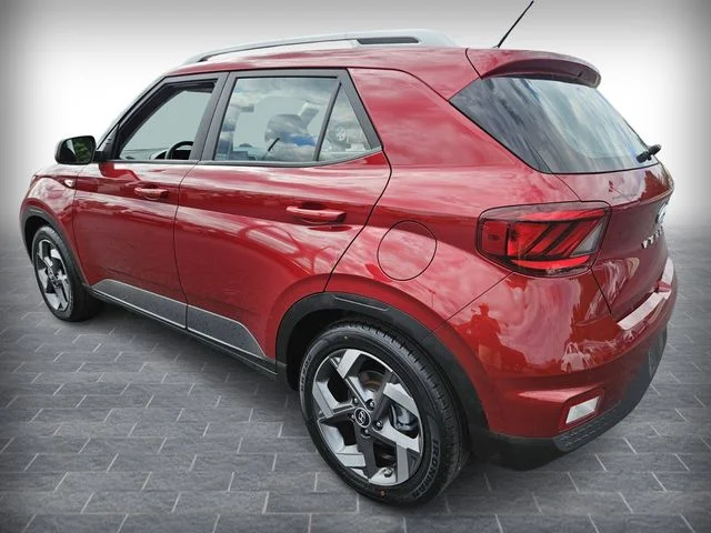 Used 2024 Red Hyundai SEL image 6
