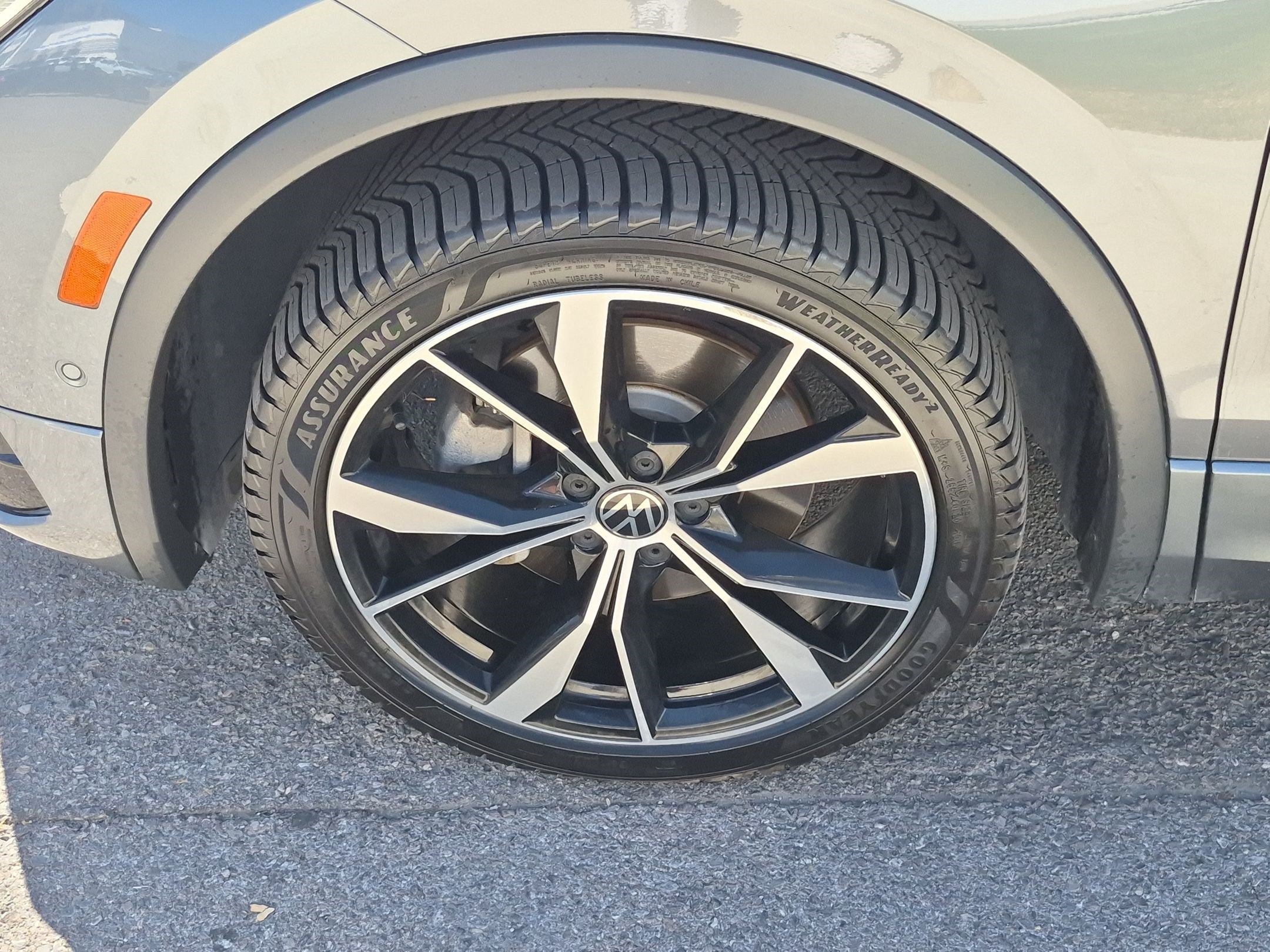 Used 2022 Platinum Gray Metallic Volkswagen SEL R-Line image 12