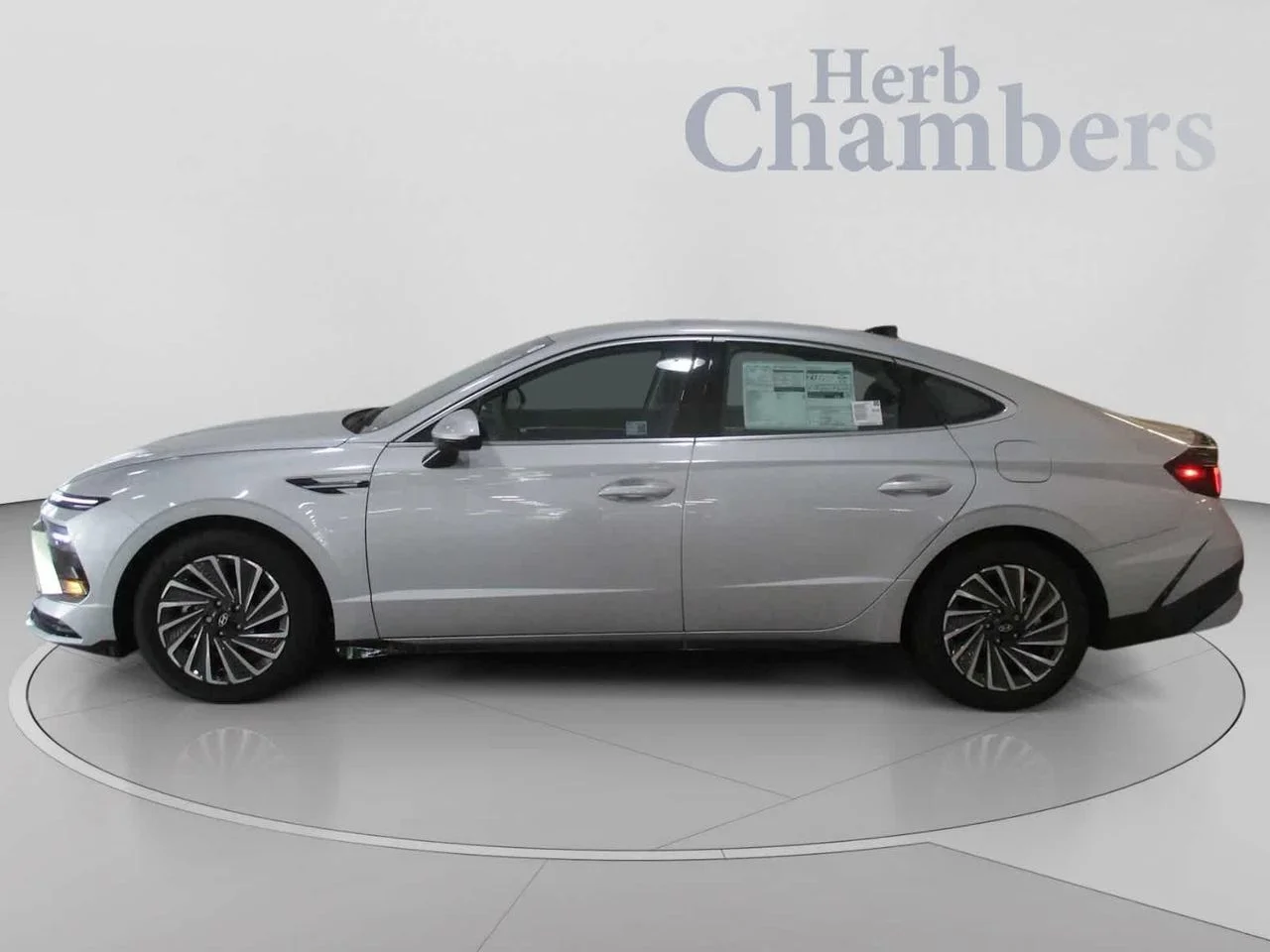 New 2025 Silver Hyundai SEL image 11