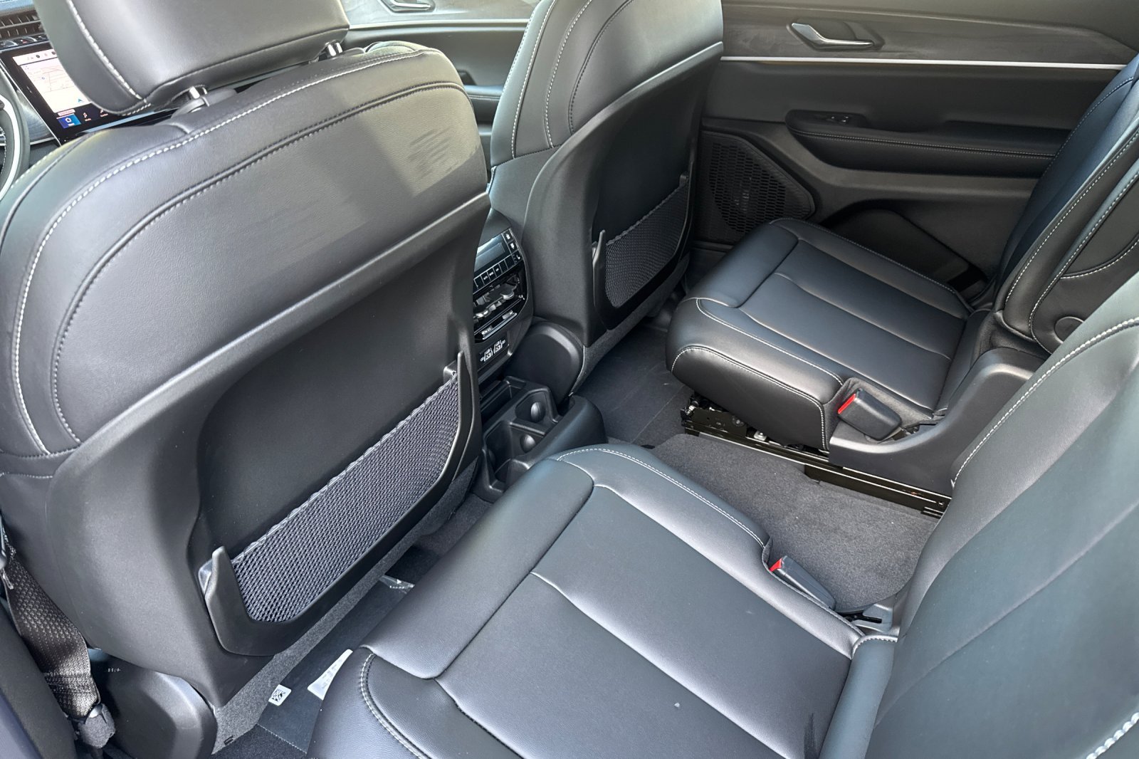 New 2025 Baltic Gray Metallic Clear-Coat Exterior Paint Jeep Limited image 12