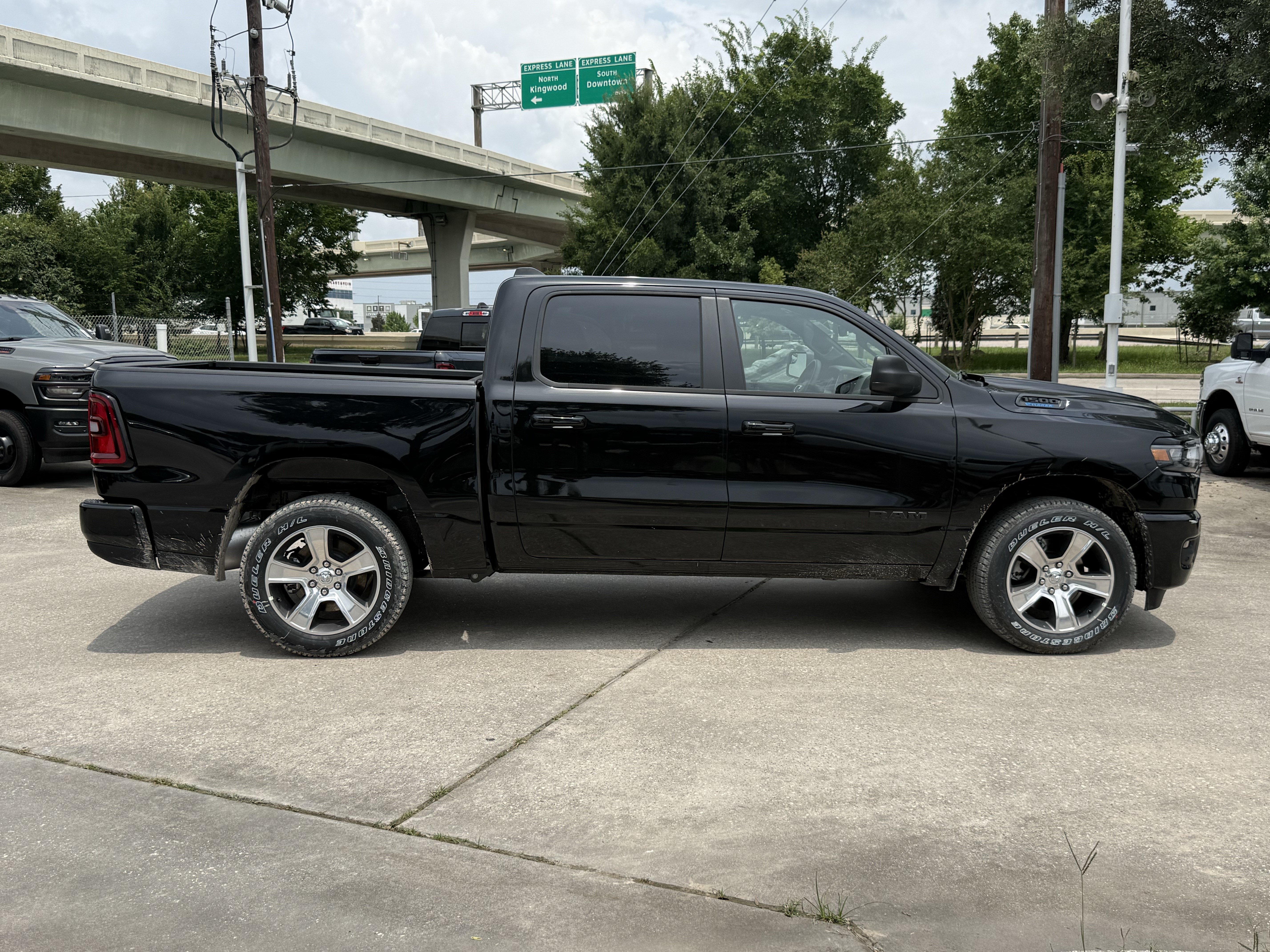 New 2026 Diamond Black Crystal Pearl-Coat Exterior Paint RAM Express image 3
