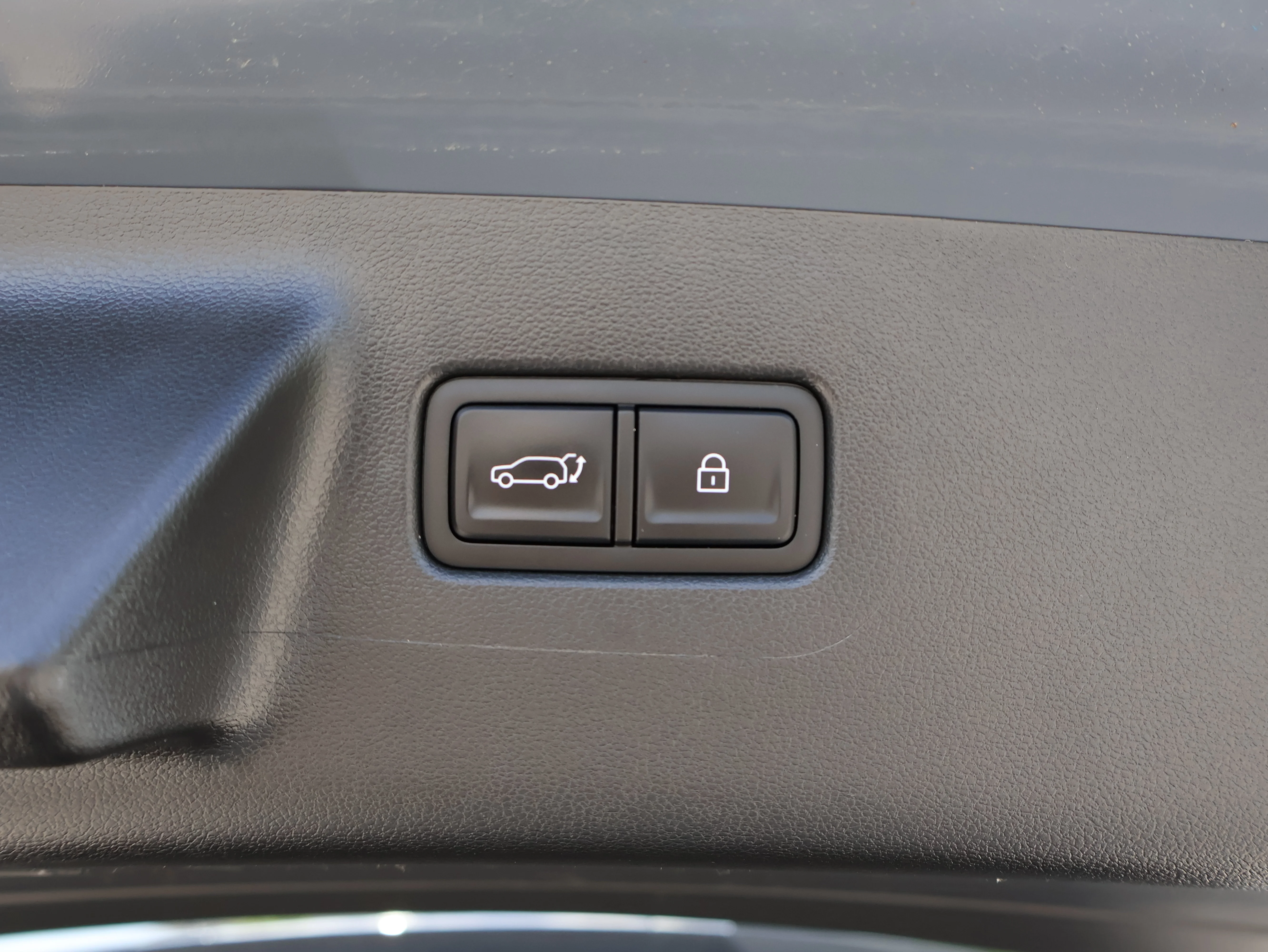 Used 2025 Ecotronic Gray Hyundai SEL image 19
