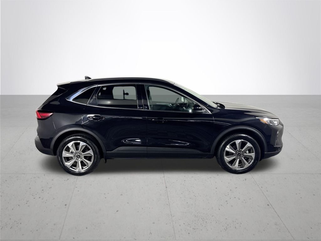 Used 2025 Black Ford Platinum image 5