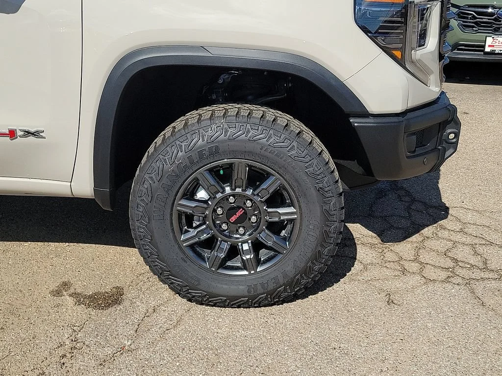 2026 GMC Sierra 1500 AT4X - Photo 14