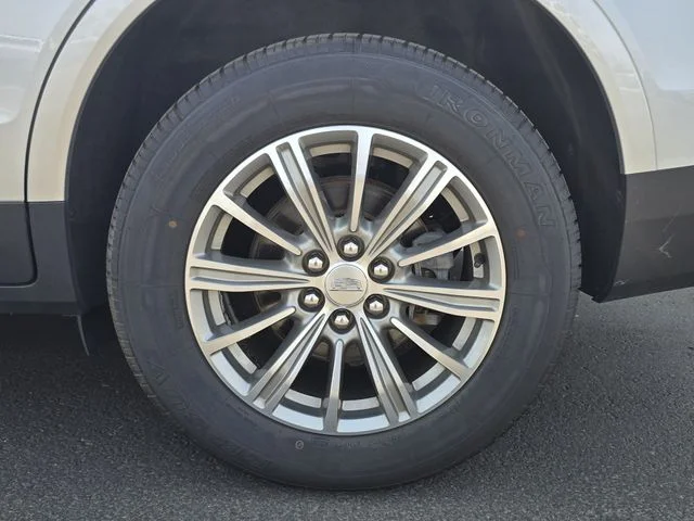 Used 2017 Radiant Silver Metallic Cadillac Luxury image 21