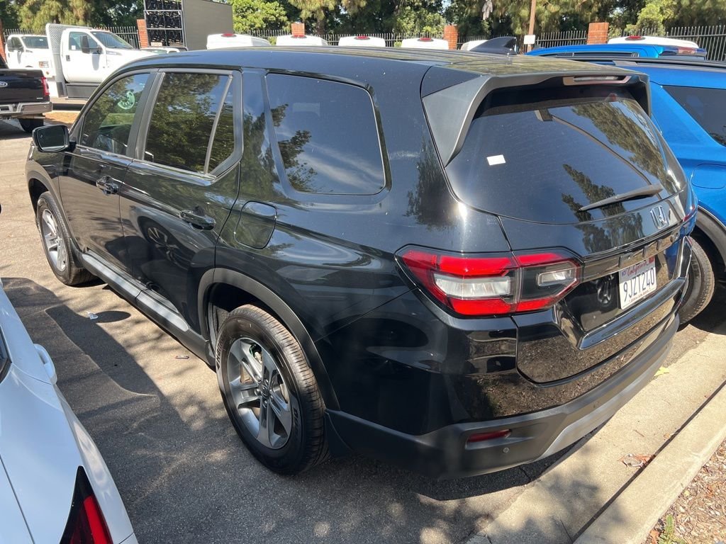 Used 2024 Black Honda EX-L image 3