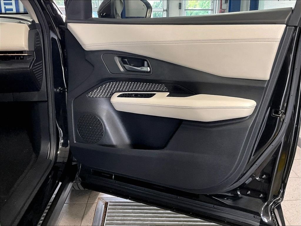 Certified Used 2023 Black Nissan ENGAGE image 12