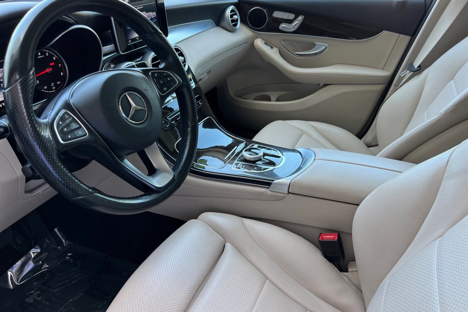 Used 2017 Lunar Blue Metallic Mercedes-Benz 300 image 13