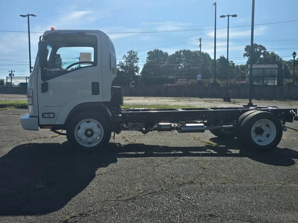 New 2027 Arc White Chevrolet  image 7