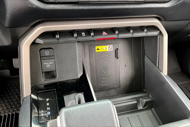 Used 2025  Toyota SR5 image 24
