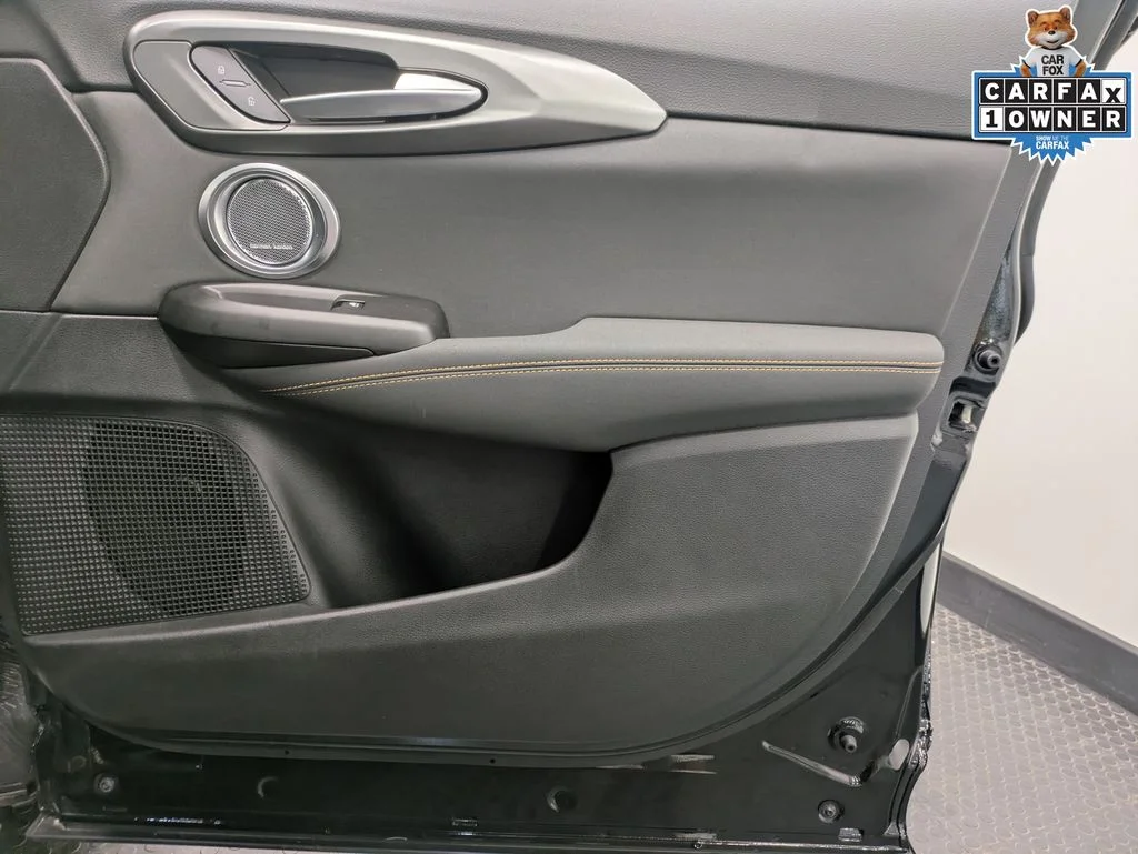 Used 2025 Black Alfa Romeo  image 27