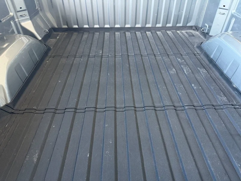 Used 2025 Sterling Metallic GMC Elevation image 31