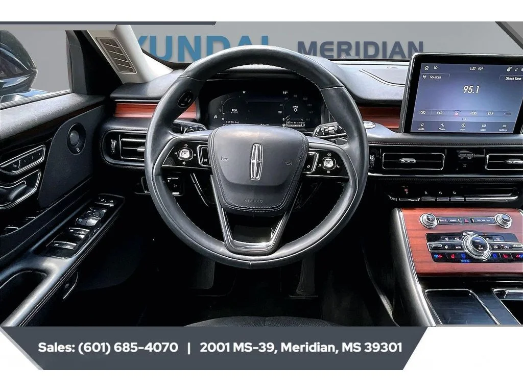 Used 2023 Flight Blue Metallic Clearcoat Lincoln Reserve image 5