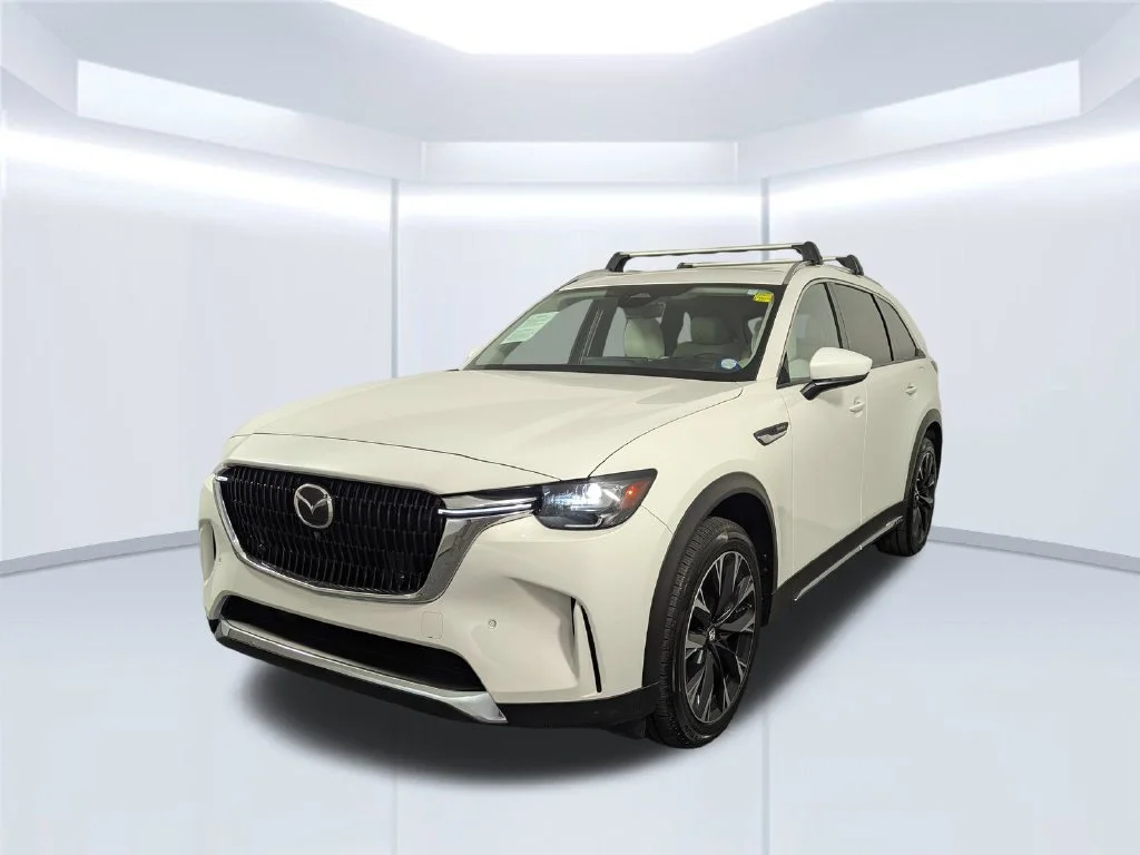 Used 2024 White Mazda Premium Plus AWD w/ 3rd Row Seats image 2