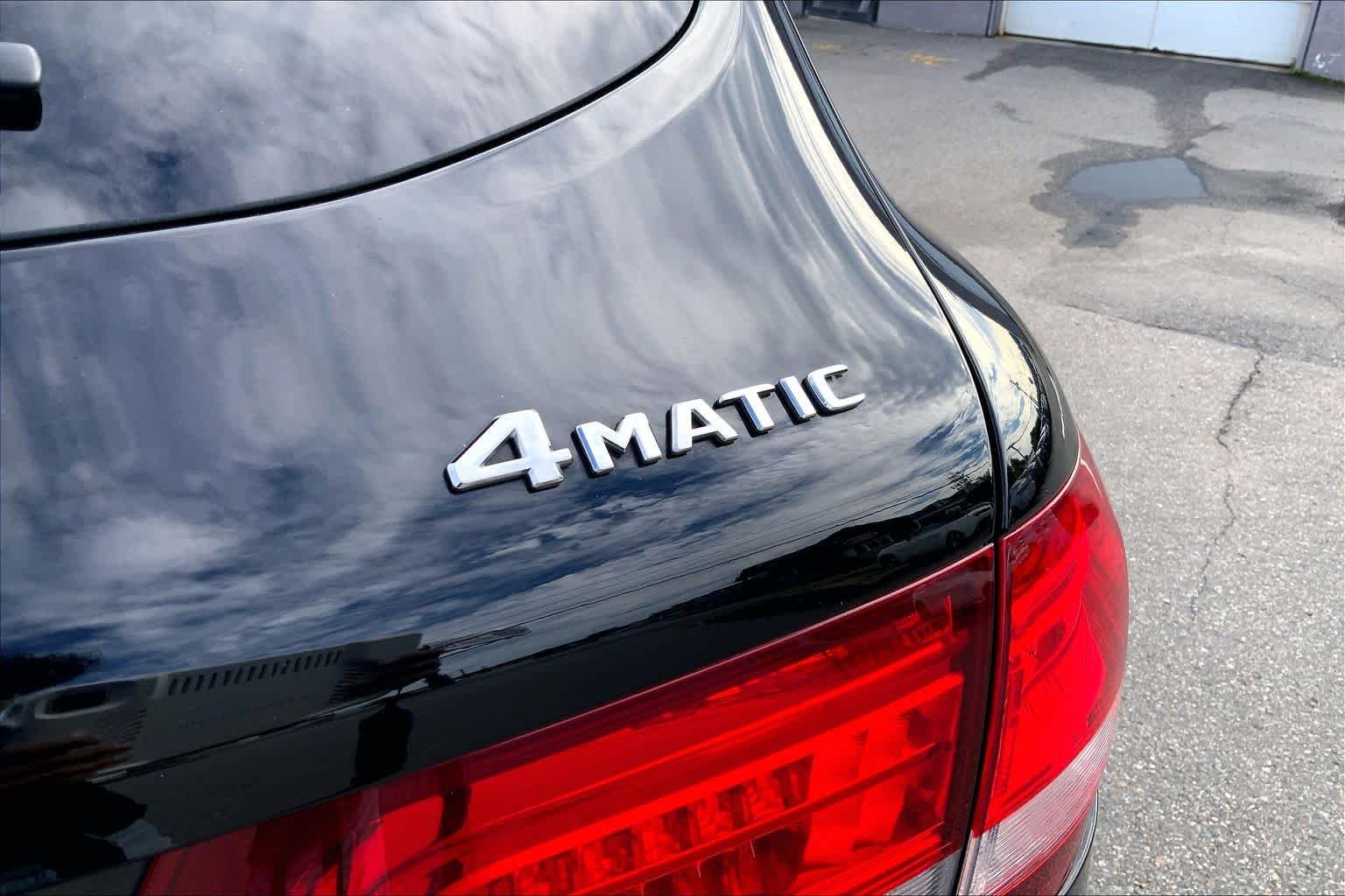 Used 2018 Black Mercedes-Benz GLC 300 image 10