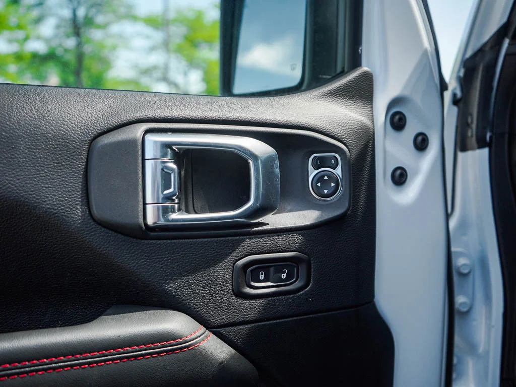 New 2026 Bright White Clearcoat Jeep Rubicon X image 18