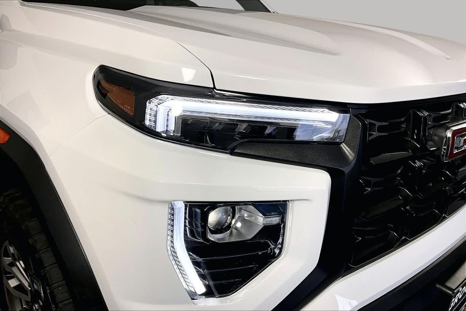 Used 2024 Summit White GMC 2WD Elevation image 44