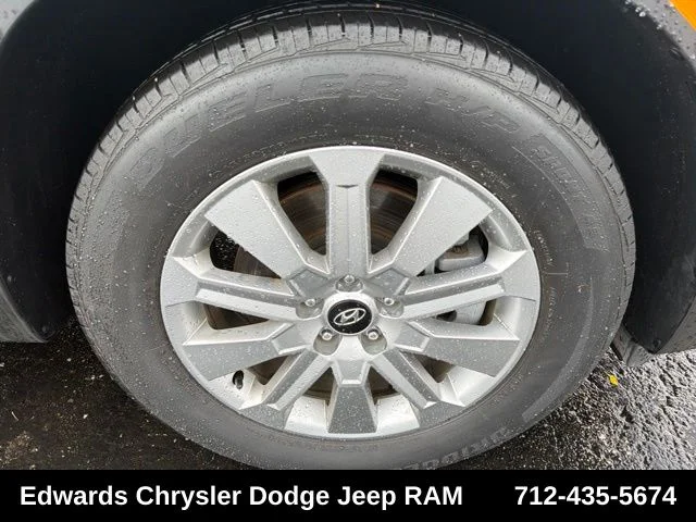 Used 2024 Gray Hyundai SEL image 10